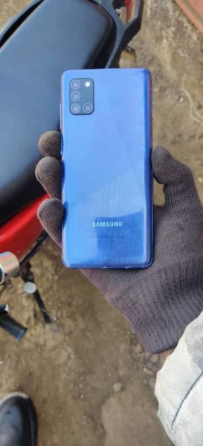 A picture of SAMSUNG A31