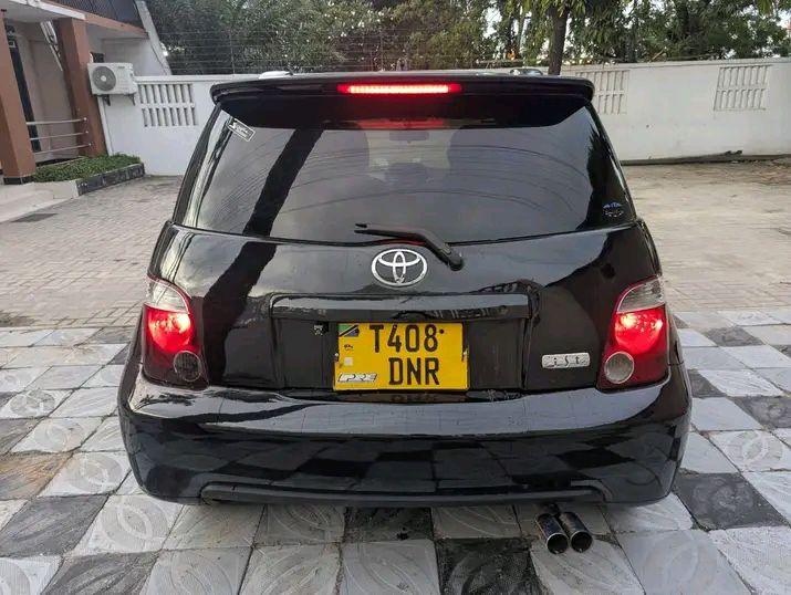 A picture of TOYOTA IST