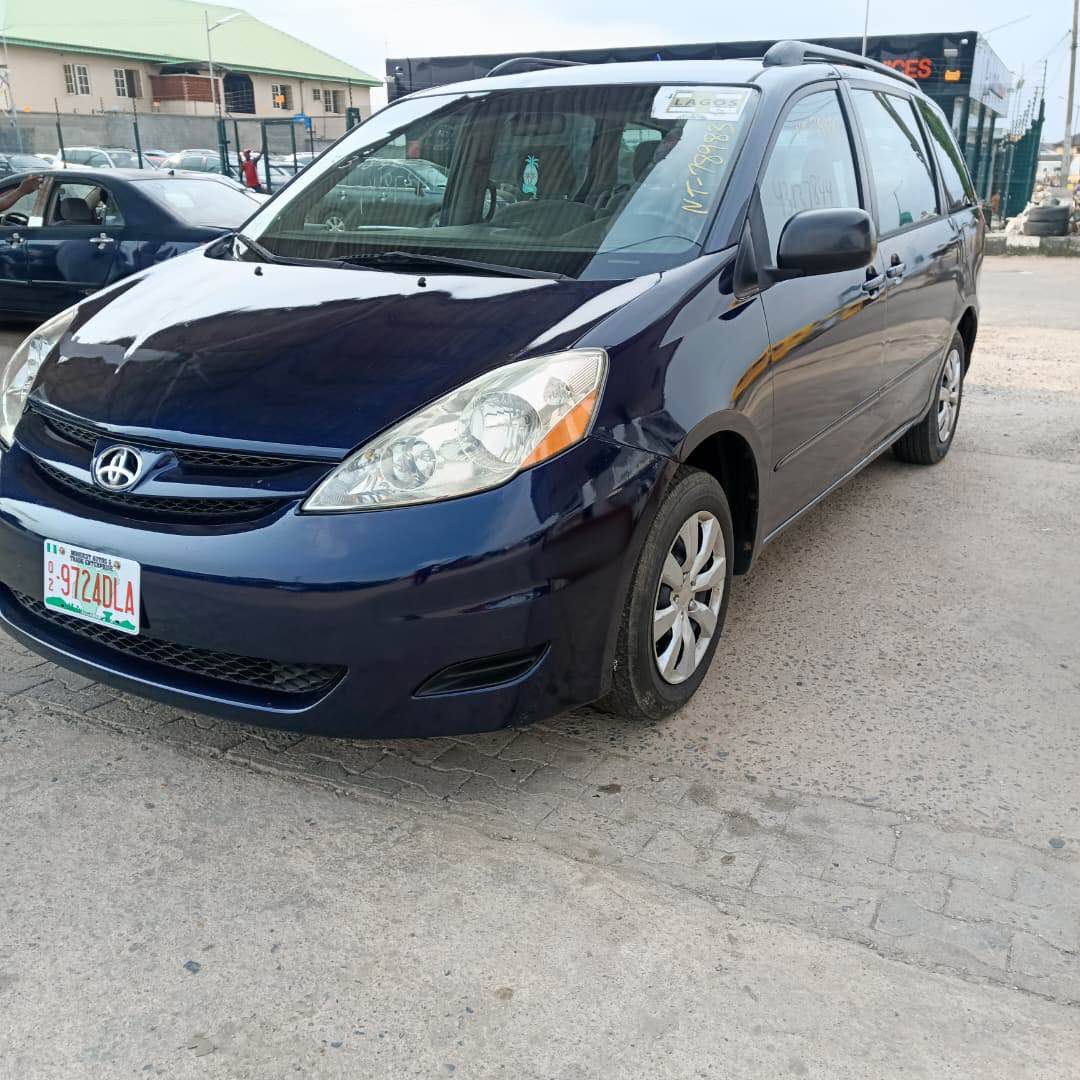 A picture of FOREIGN USED TOYOTA SIENNA CE 2006 MODEL