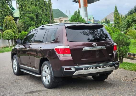 A picture of 2012 KEYLESS TOYOTA HIGHLANDER LIMITED V6 AT ABUJA 13 5