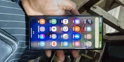 A picture of Samsung galaxy note 10plus ram gb 12 storage gb256 no