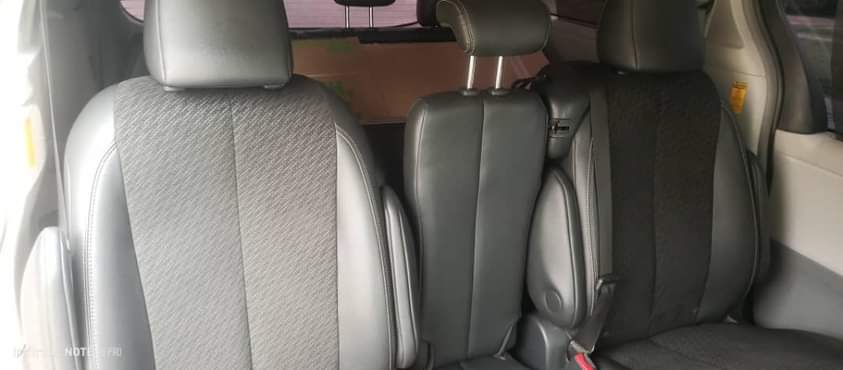 A picture of 19m Toyota sienna 2014 model direct Belgium full options Location