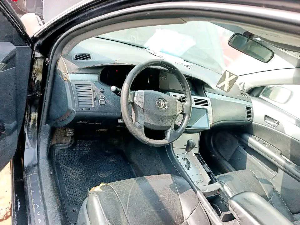 A picture of 011 Toyota Avalon