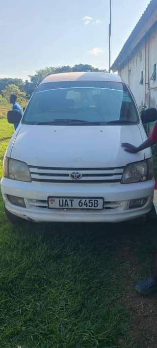 A picture of 1998 Toyota Noah Superlimo