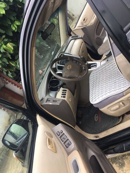 A picture of 2006 Toyota Highlander for sale 3 rows Belgium grade