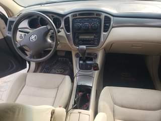 A picture of Toyota Highlander 2004