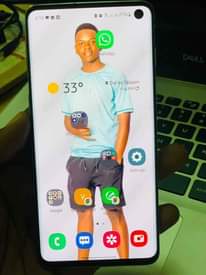 A picture of Samsung s10