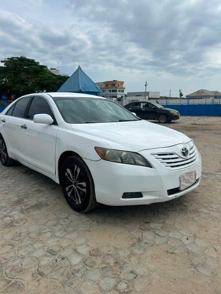 A picture of Toyota Camry le 2008 Registered