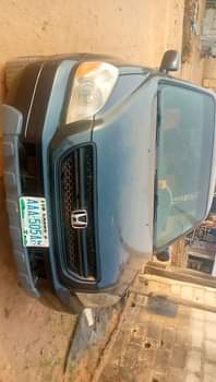 A picture of Honda pilot 05