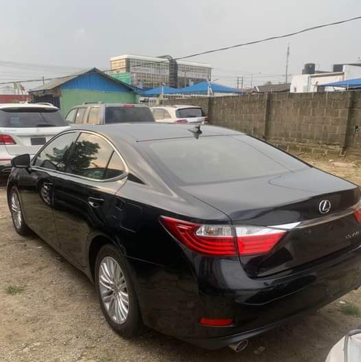 A picture of 2014 Lexus Es 350 FWD Toks 