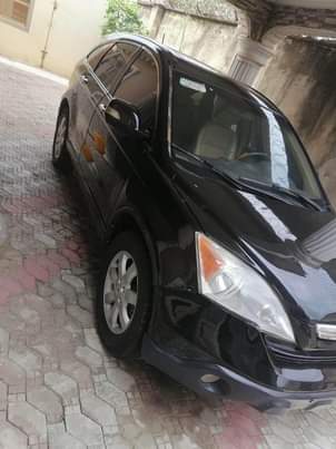 A picture of Honda CR V 2008
