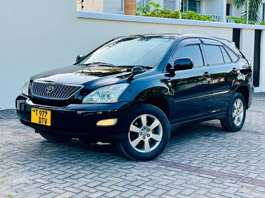 A picture of TOYOTA HARRIER