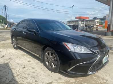 A picture of belgium grade first body few months used es350 8 5mill