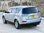 A picture of MITSUBISH OUTLANDER