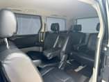A picture of 2005 TOYOTA ALPHARD