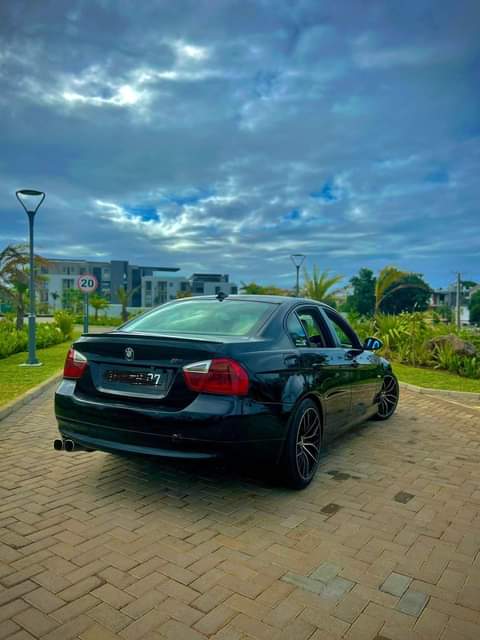 bmw 320i