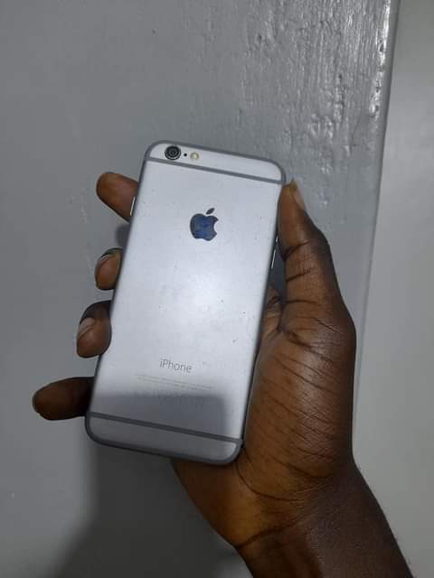 A picture of IPhone 6