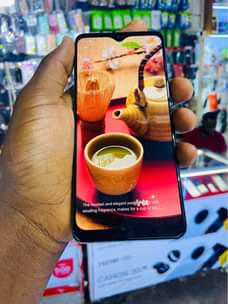 A picture of Oppo F15