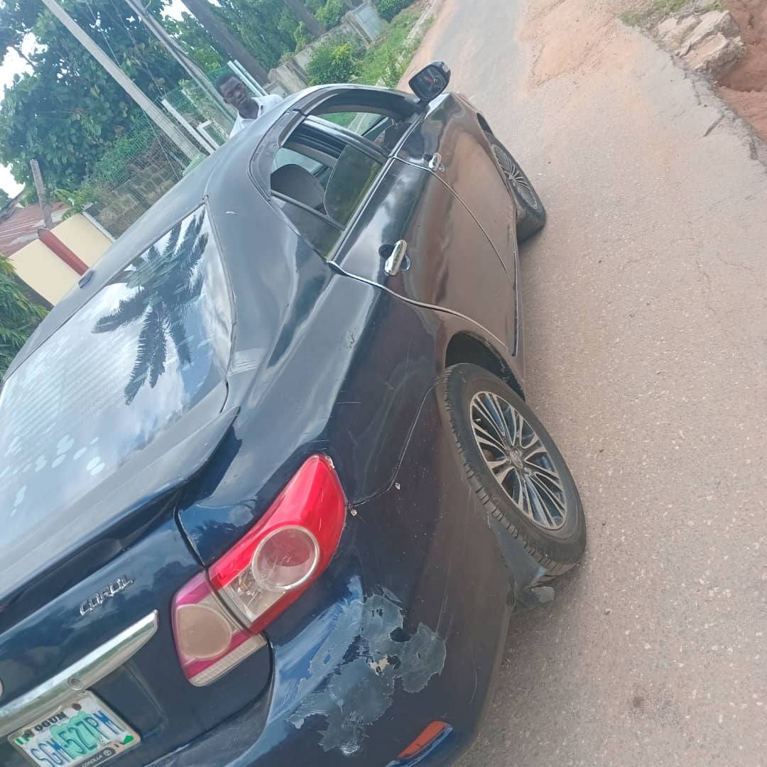 A picture of 2010 Toyota corolla