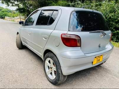 A picture of Vitz clavia milion 7 5 Ipo mwanza Automatic Engine safi