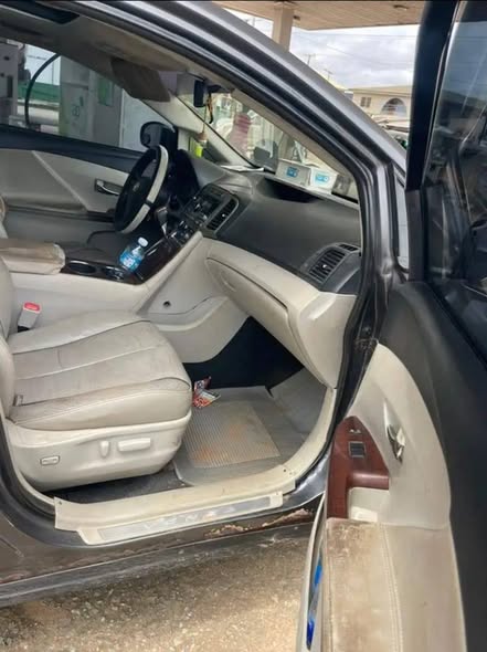 A picture of AWOOF AWOOF AWOOF AWOOF AWOOF 010 venza 4plug xle Double