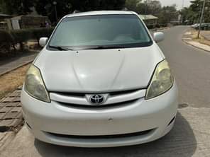 A picture of FOREIGN USED TOYOTA SIENNA XLE 2007 MODEL 8 5M NET