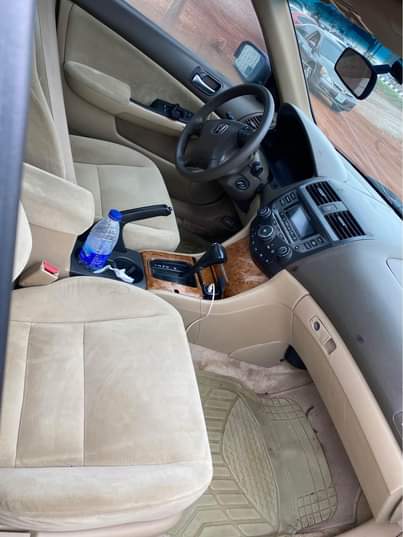 A picture of Honda Accord EOD 2005
