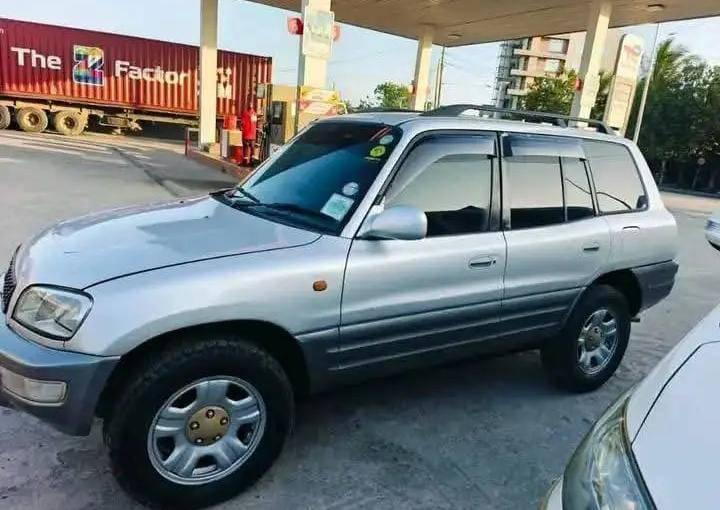 A picture of RAV4 0620356906