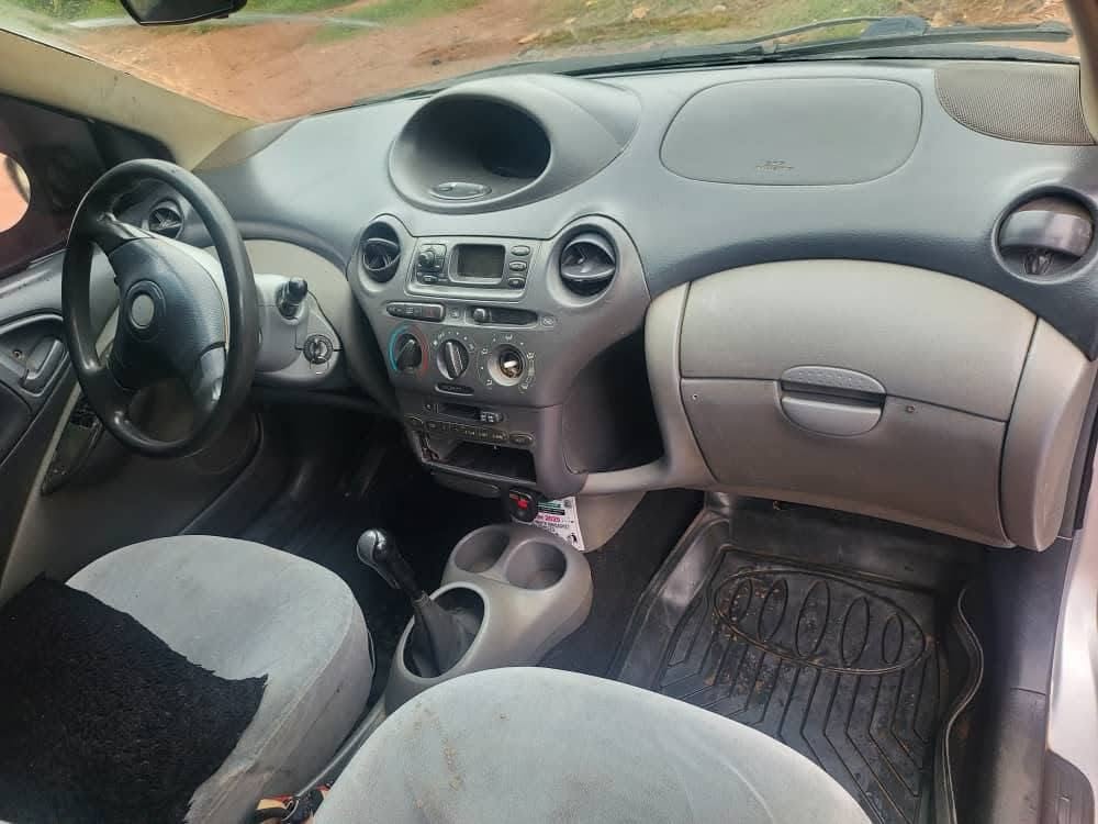 A picture of Toyota Yaris Manual Transmission