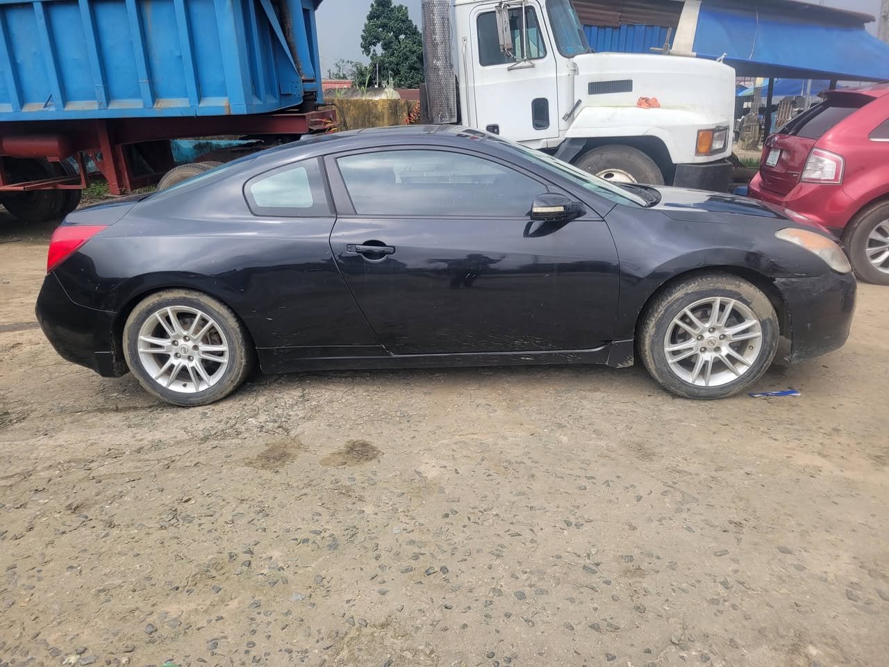A picture of Nissan Altima Coupe