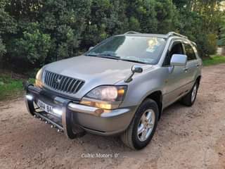 A picture of 2000 TOYOTA HARRIER 2 2cc