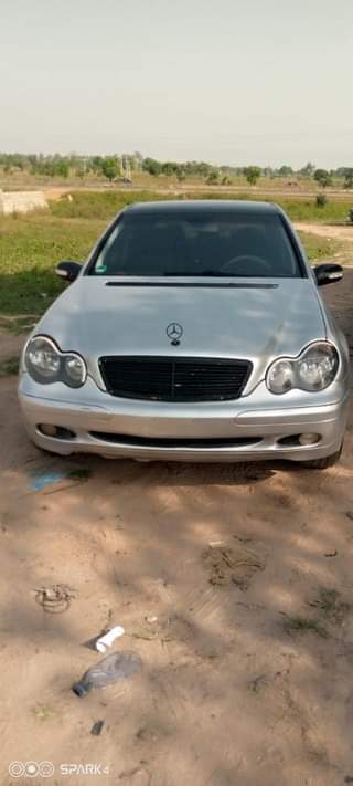 A picture of Benz C230 4plugs