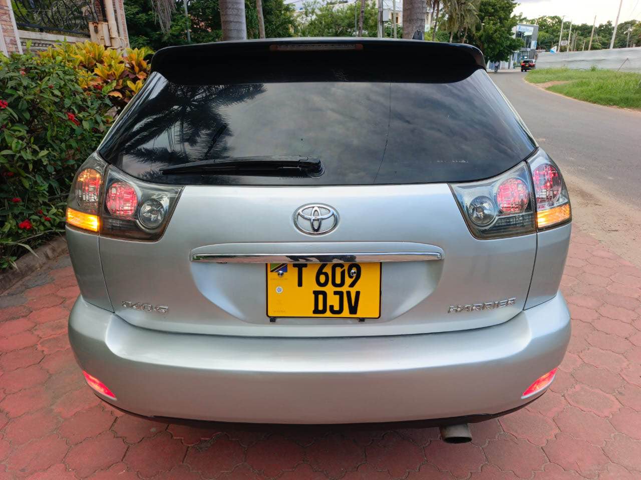 A picture of Toyota Harrier
