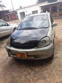 A picture of Vitz old model