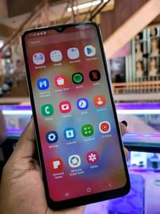 A picture of Samsung a04e internal 32gb ram 3 haina kipengele sio ya