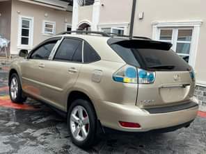 A picture of OMG This is astonishing clean lexus rx350 2007 model basic