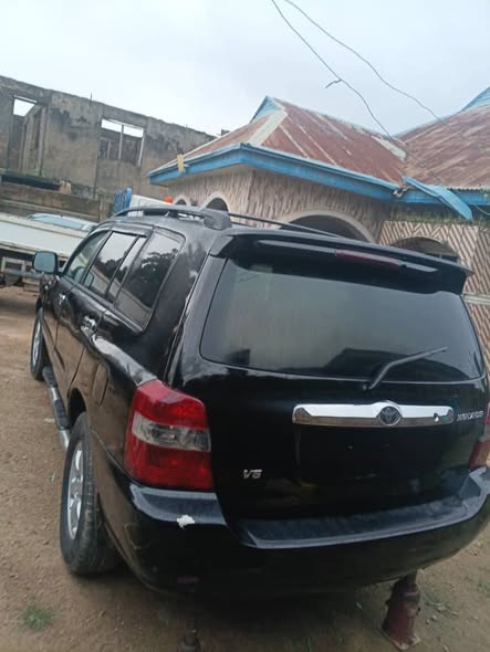 A picture of Good news motors 3 5m Toyota Highland perfect okay