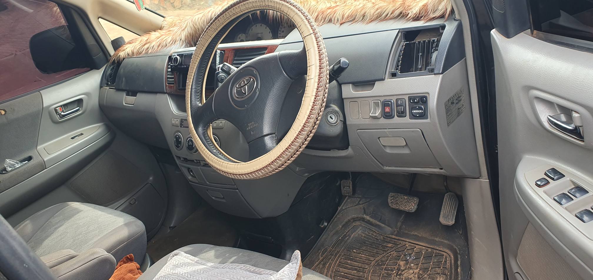 A picture of Toyota Noah