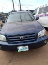 A picture of Toyota highlander 2004 V4