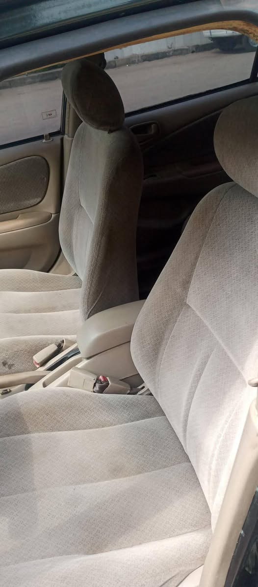 A picture of 2000 Toyota corolla