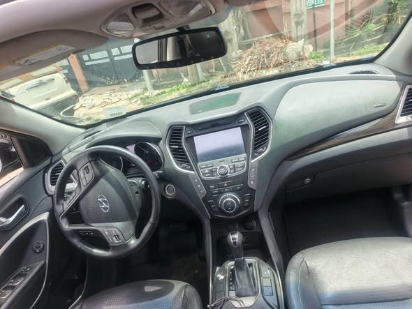 A picture of Hyundai Santa Fe