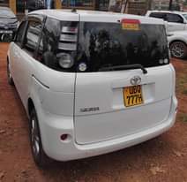 A picture of Toyota sienta