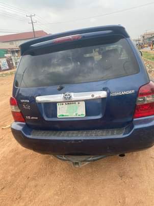 A picture of Toyota highlander is 2007 Three row 07041091454 3 3m Buy