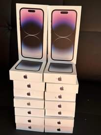 A picture of Dealer in all types of gadget