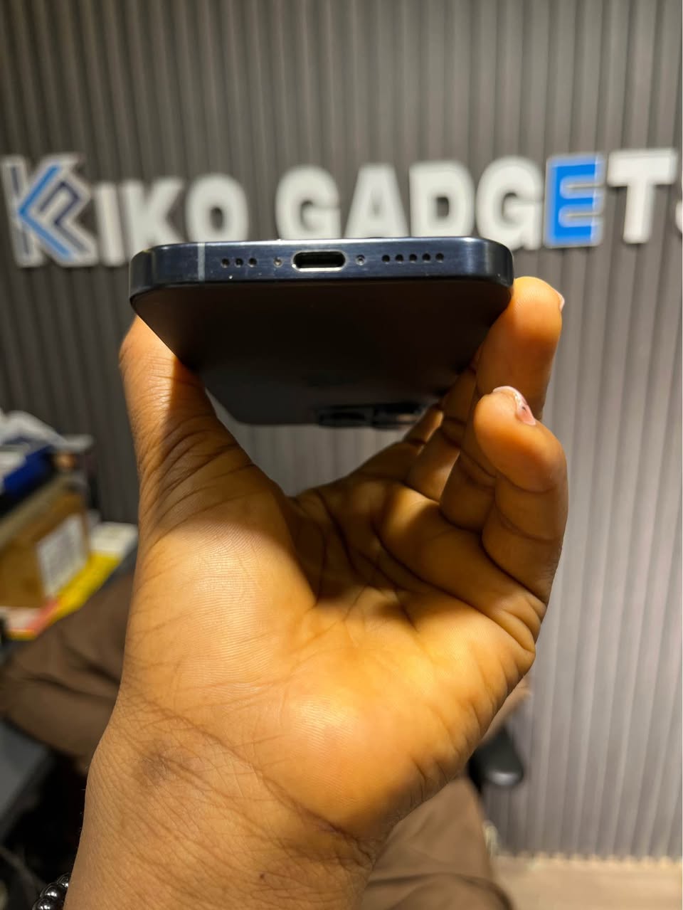 A picture of iPhone 15Pro 512GB eSIM Blue Color