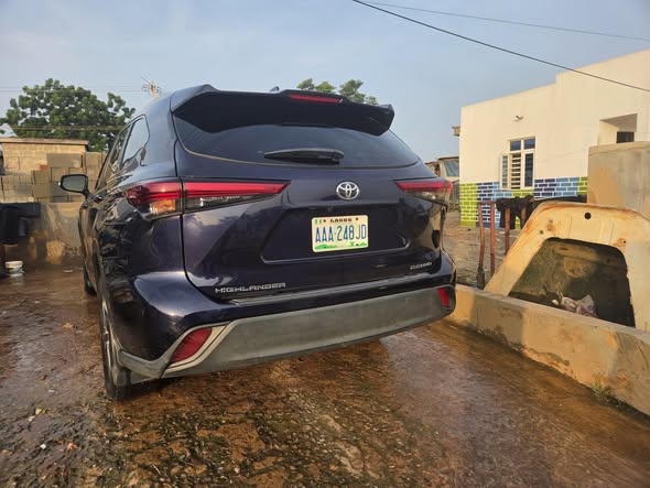A picture of SUV