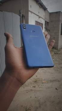 A picture of Samsung a10s