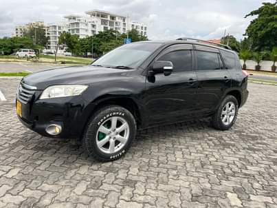 A picture of TOYOTA VANGURD