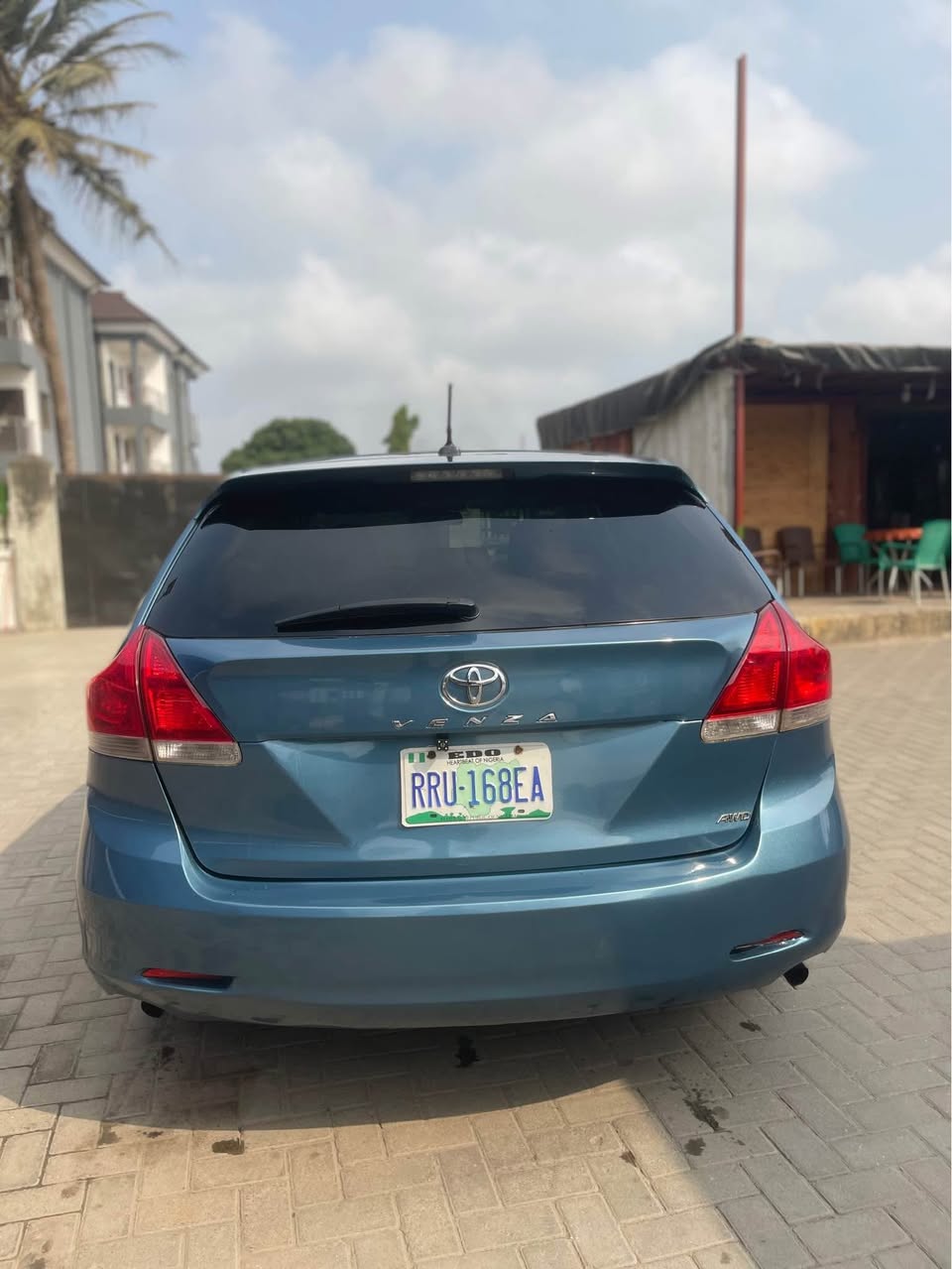 A picture of Toyota venza 2010