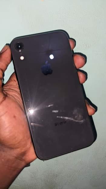 A picture of iphone xr gb 128 no face true tone ipo betr